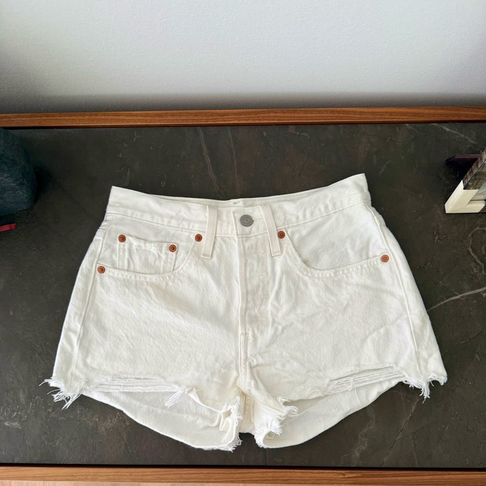 New! Levi's Premium 501 high rise white jean shorts size 26